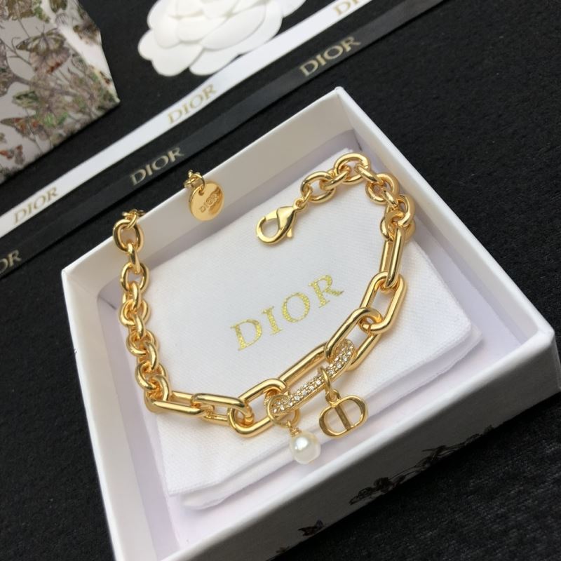 chr1st1an D10r bracelets